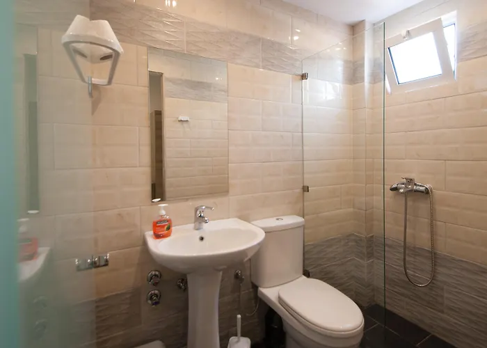 Avocado בית הארחה