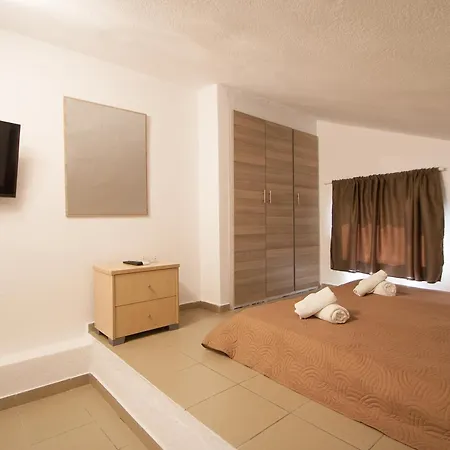 Avocado Skiathos Town