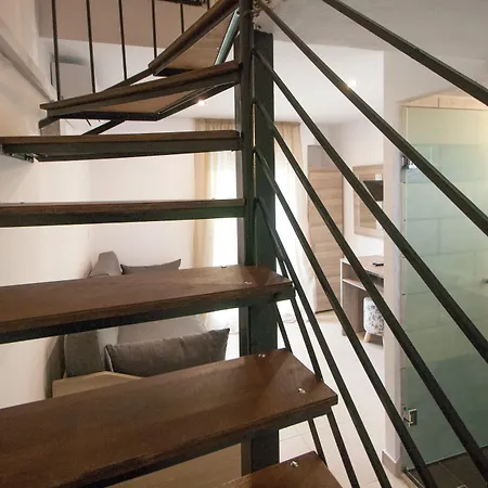 Guest house Avocado Skiathos Town