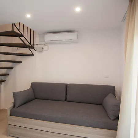 Guest house Avocado Skiathos Town