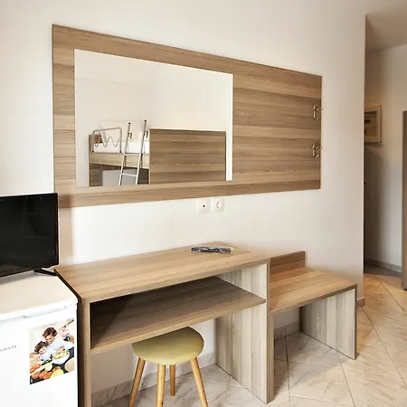 Avocado Guest house Skiathos Town