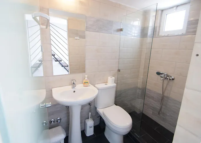 Avocado Skiathos Town