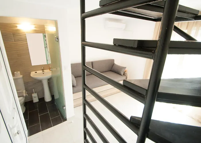 Avocado Guest house 3*