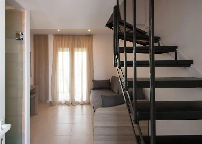 Avocado Guest house Skiathos Town