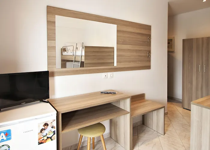 Avocado Skiathos Chora